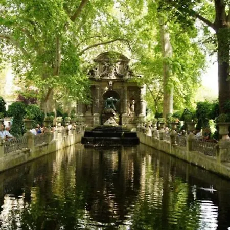 Petit Cosy A Saint-germain-des-pres Et Jardin Du Luxembourg Apartment