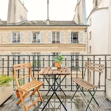 Petit Cosy A Saint-germain-des-pres Et Jardin Du Luxembourg * Paris