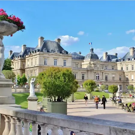 Petit Cosy A Saint-germain-des-pres Et Jardin Du Luxembourg Apartment Paris